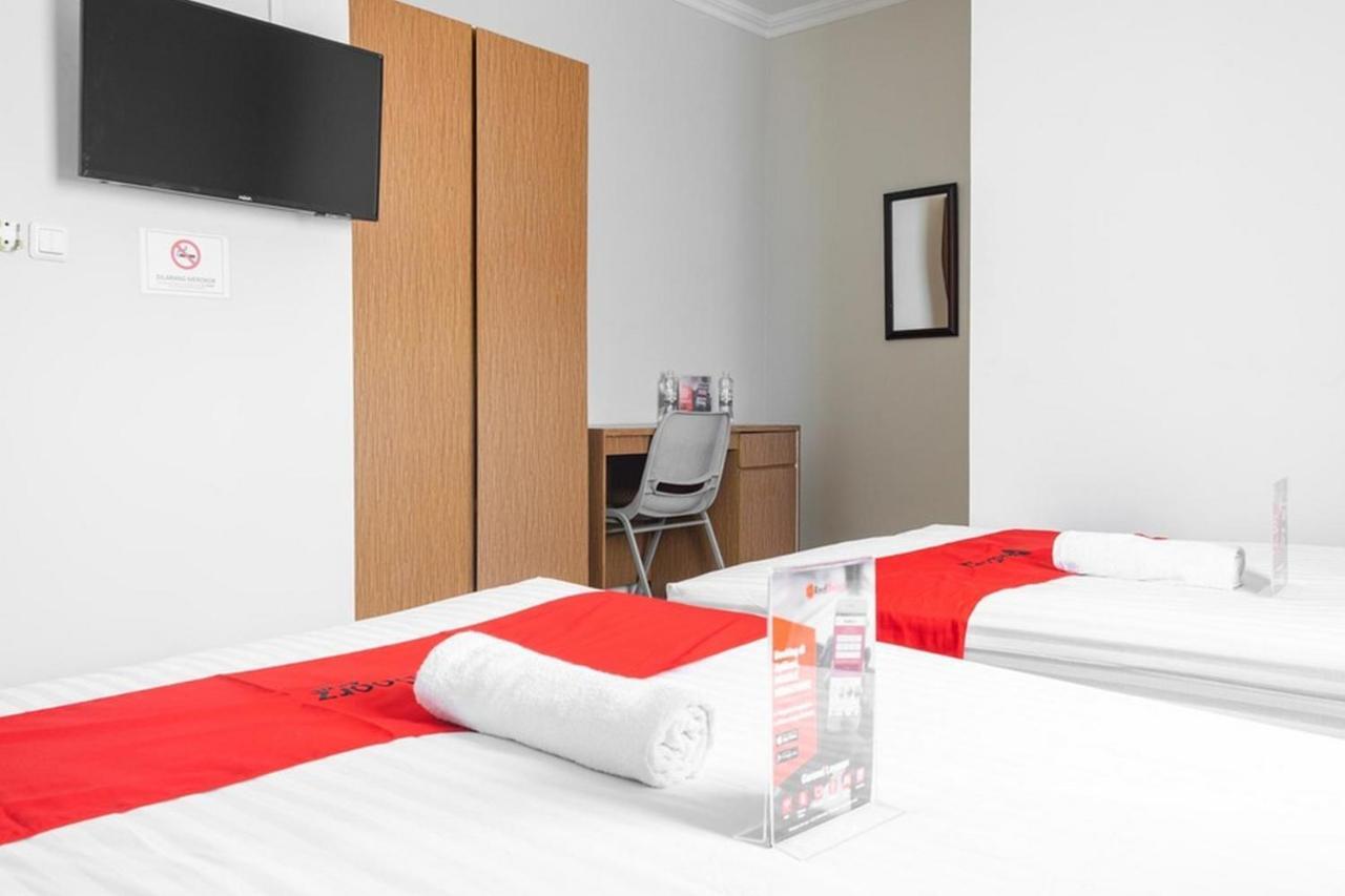 Hotel Reddoorz Near Siloam Karawaci 3 Tangerang Exterior foto
