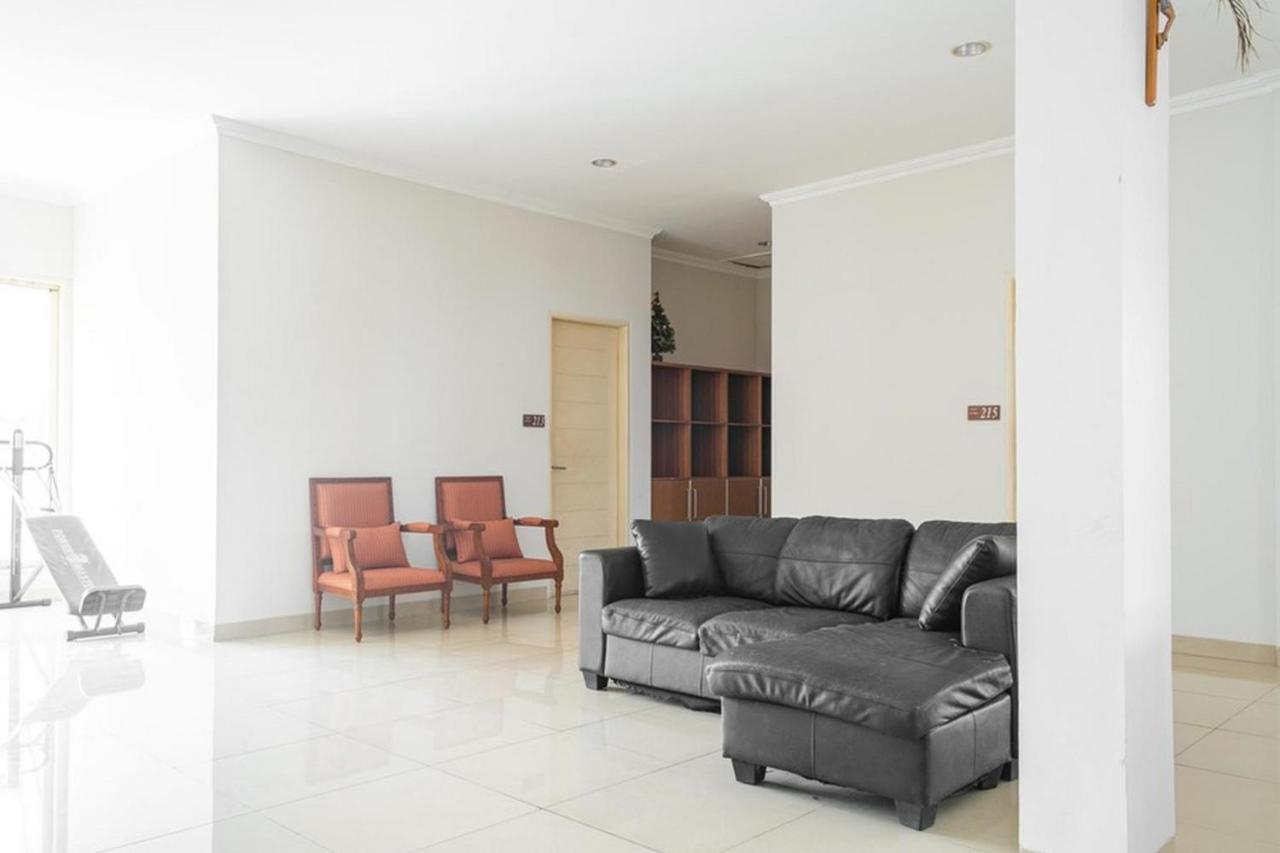 Hotel Reddoorz Near Siloam Karawaci 3 Tangerang Exterior foto