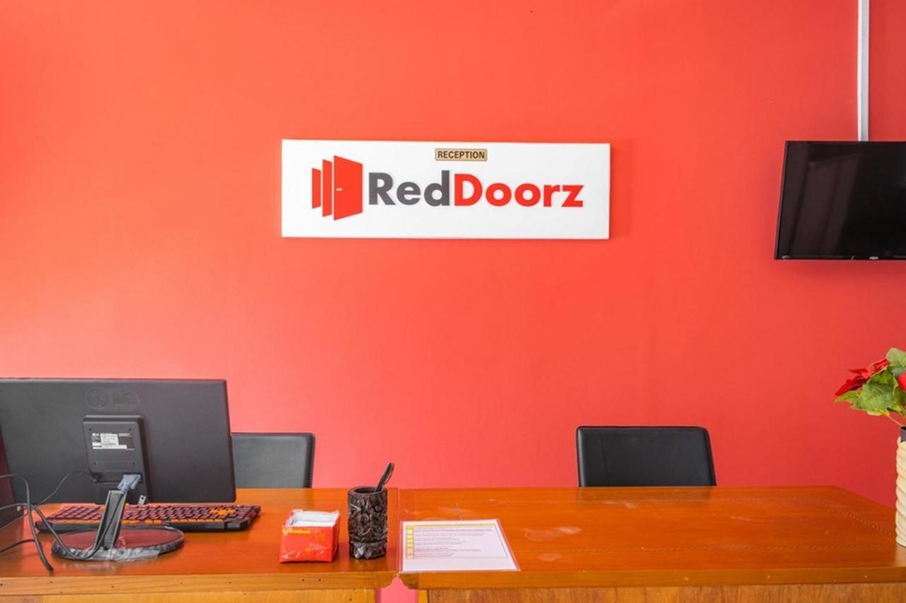 Hotel Reddoorz Near Siloam Karawaci 3 Tangerang Exterior foto