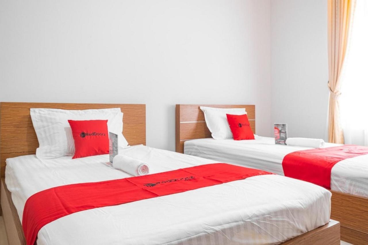 Hotel Reddoorz Near Siloam Karawaci 3 Tangerang Exterior foto